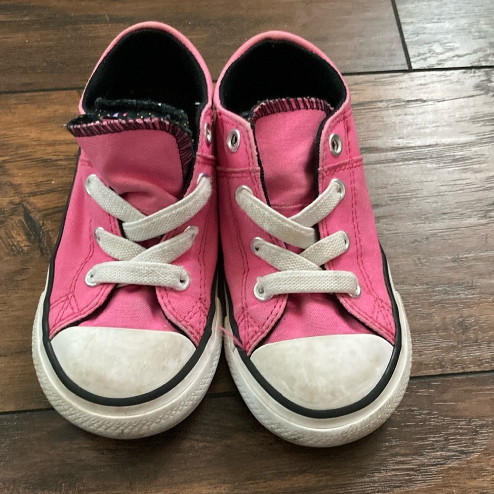 Toddler Girl Converse EUC size 8